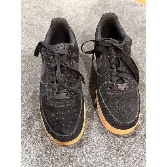 Nike Air Force 1 Suede Black Gum Size 8.5 Womens 7 Mens EUC Suede Upper - Picture 3 of 13